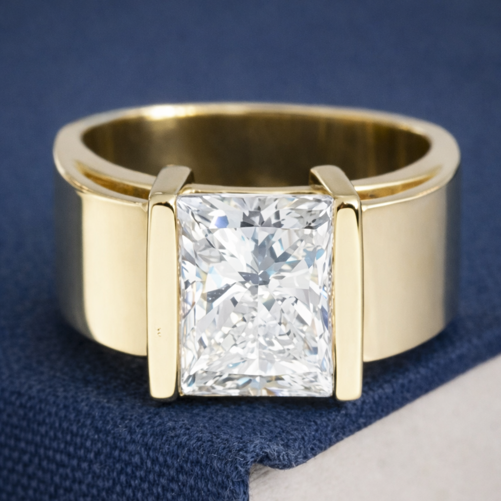 Vintage Ring in Princess Cut