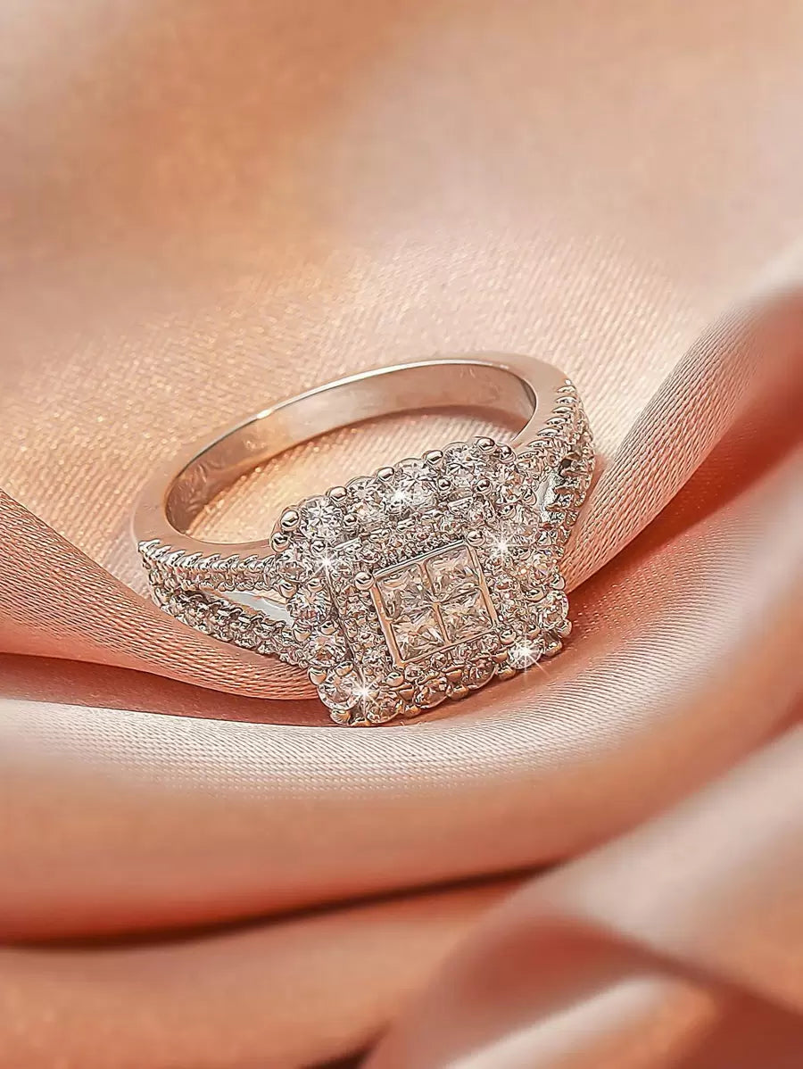Isabella – Bold square halo ring with radiant pavé sparkle