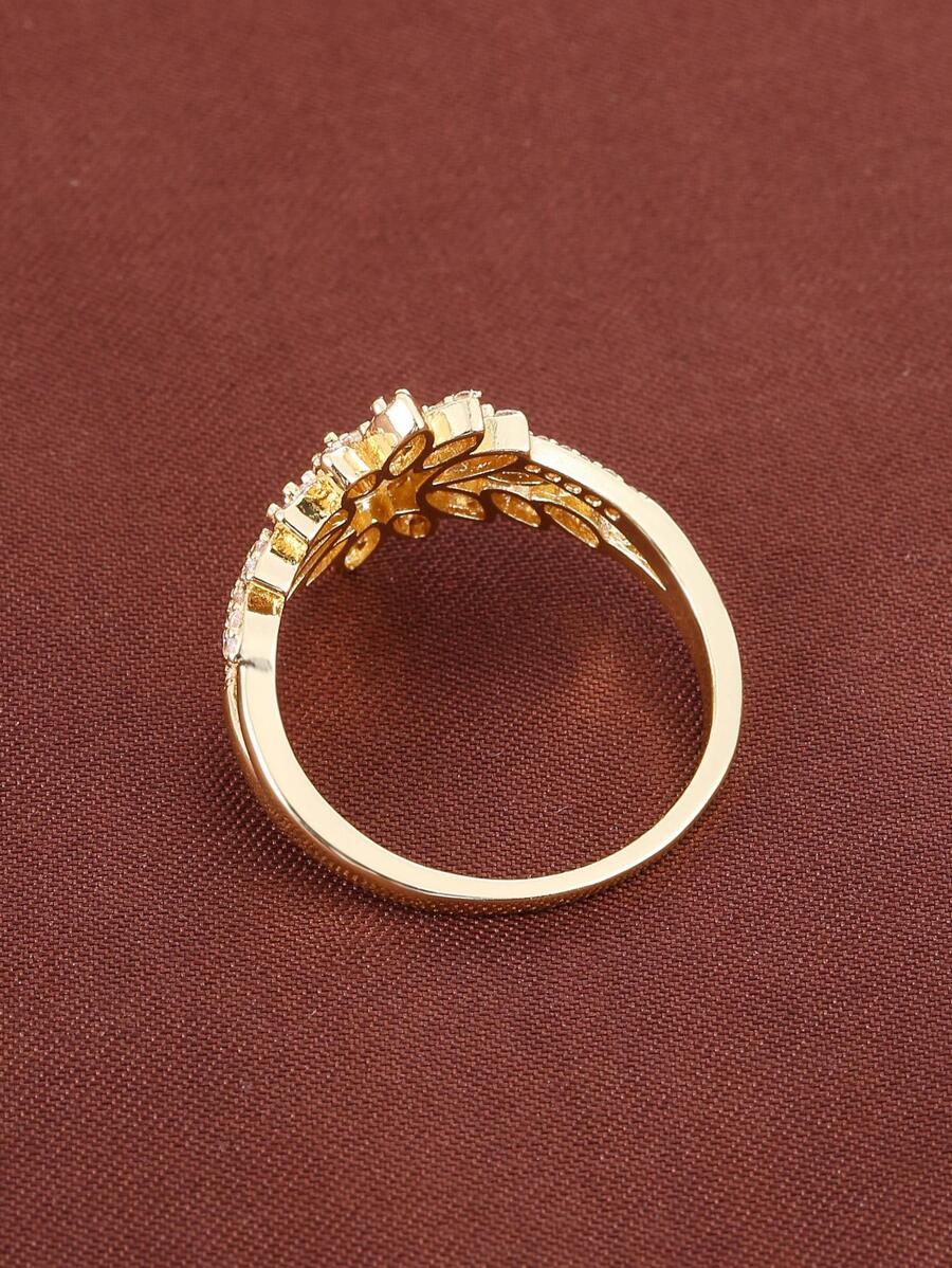 Ophelia – Elegant crown-style ring with refined sparkle