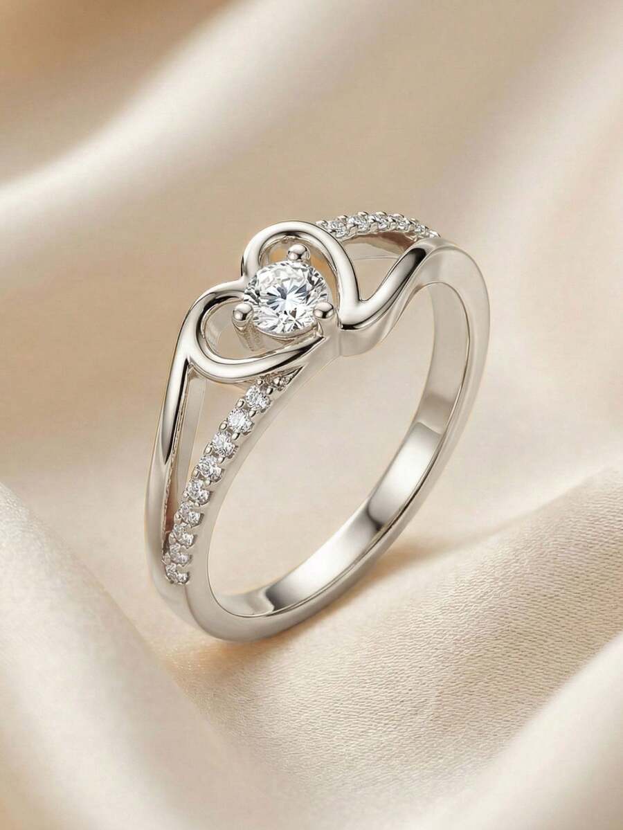 Charlotte – Elegant Ring with Sparkling Cubic Zirconia Heart