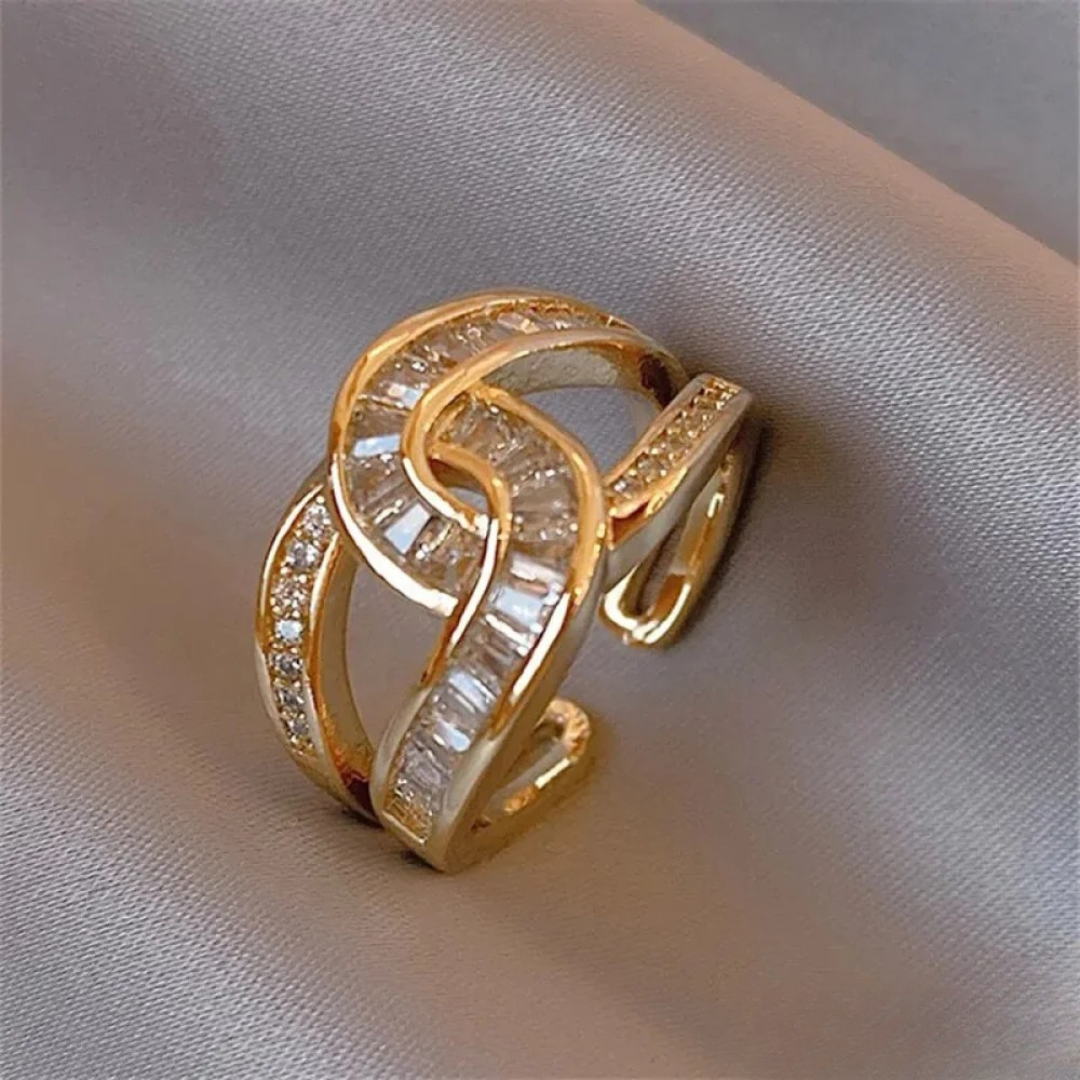 Knotted Elegant Ring