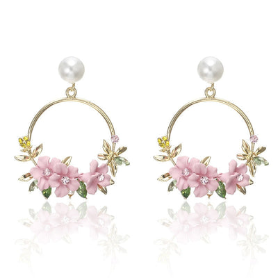 Flower and Pearl Earrings in Gold