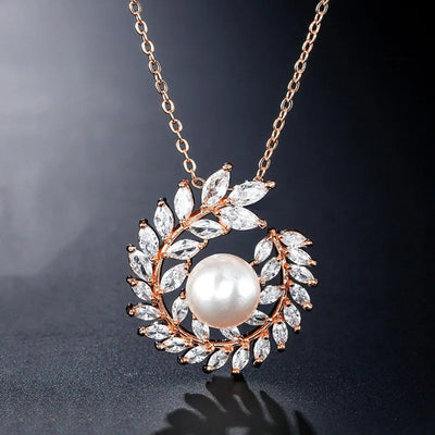 Rose Gold Wreath Pearl Pendant Necklace